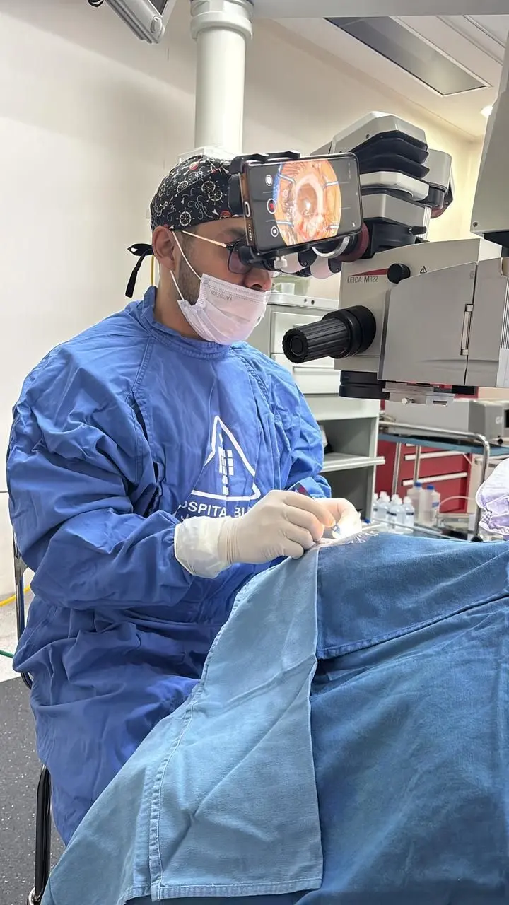 Implante de válvula de Ahmed para glaucoma refractario en Oaxaca